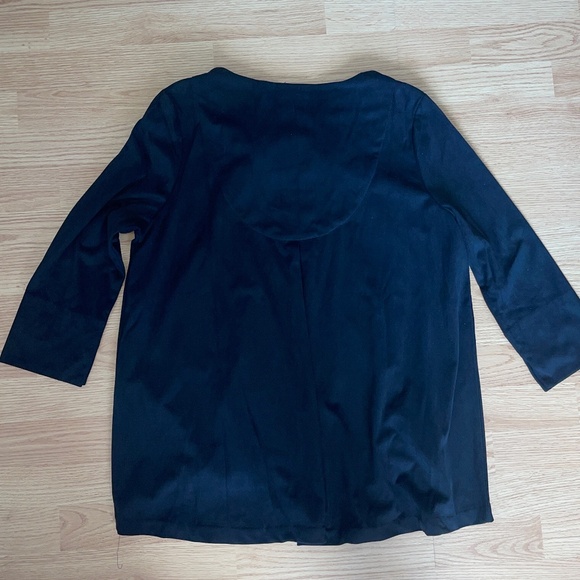 EUC Gretchen Scott Black Ultra Suede Swing Top Size Medium - Picture 8 of 8